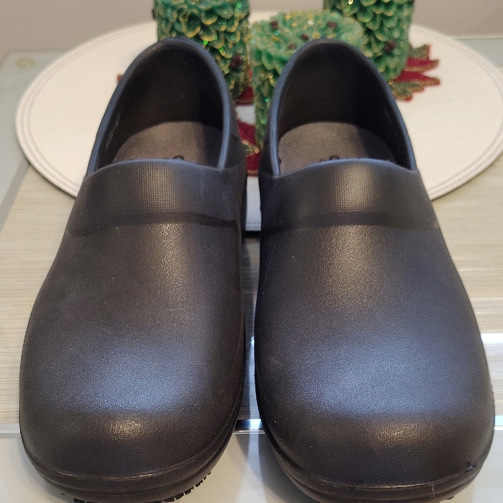 CROCS Dual Comfort Black Clogs